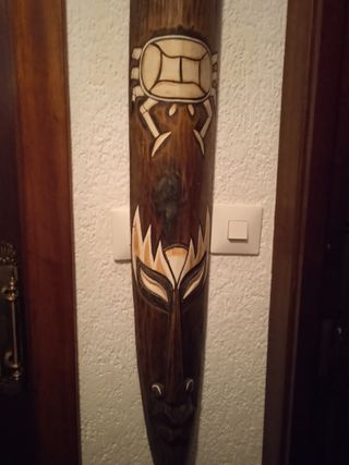 Figura ritual africana unica, tallada en madera