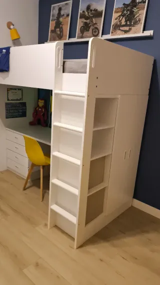 Cama Alta Ikea con Escritorio Blanco