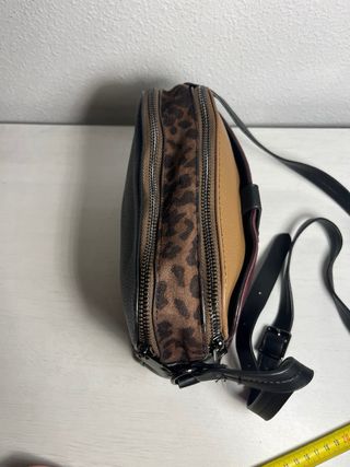 Bolso bandolera marrón y morado