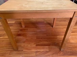 Mesa auxiliar madera Ikea