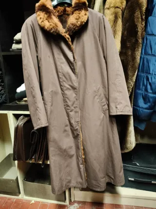 Cappotto impermeabile con pelliccia