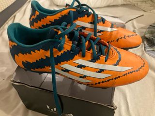 Botas de fútbol Messi Adidas