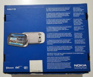 Nokia C7: scatola e manuale italiano