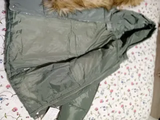 Chamarra Invierno Mujer Verde con Capucha y Pelo