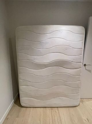 Somier tapizado y colchón de 150x190