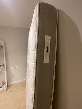 Somier tapizado y colchón de 150x190
