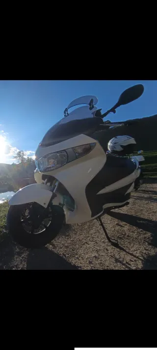 Suzuki Burgman 125 Scooter Blanco