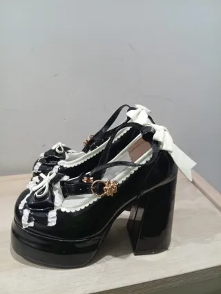Zapatos Lolita negros talla 36.