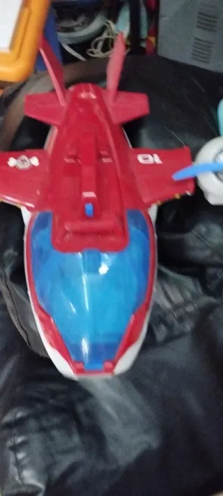 Avião Patrulha Pata Vermelho e Azul