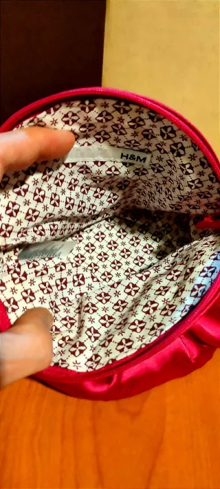 Bolsito fucsia H&M
