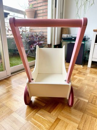 Carro de juguete de madera rosa