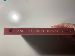 Sangre de hielo / Frostblood (Spanish Edition)