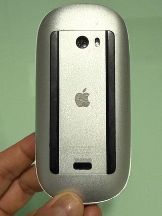 Apple Magic Mouse 1a Generación