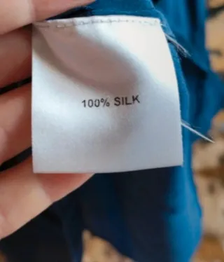 Blusa azul seda talla 3 (M).