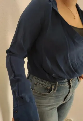 Blusa azul seda talla 3 (M).