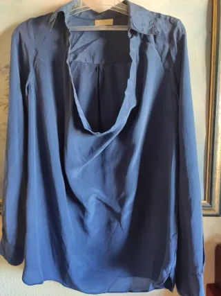 Blusa azul seda talla 3 (M).