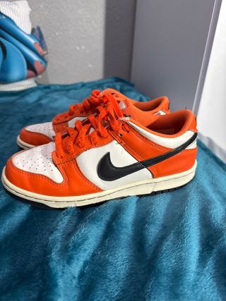 Nike Dunk Naranja y Blanco Talla 38.5