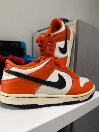 Nike Dunk Naranja y Blanco Talla 38.5