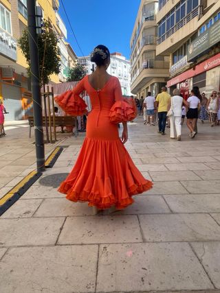 Traje de Flamenca Naranja con Volantes