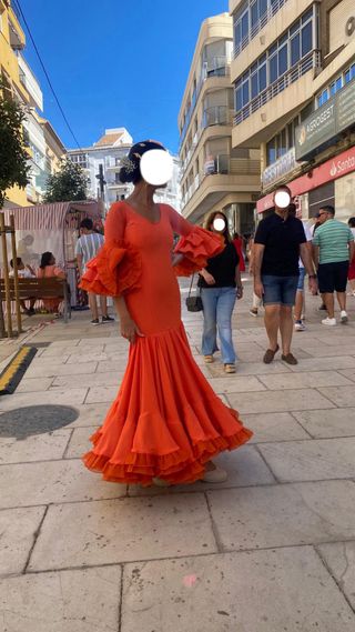 Traje de Flamenca Naranja con Volantes