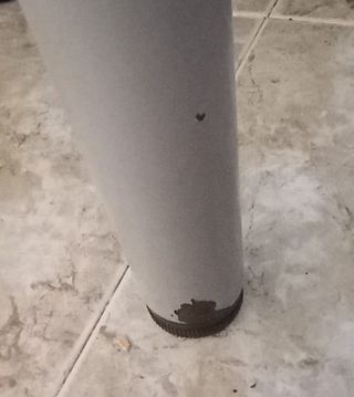 Tavolo in vetro temperato con gambe grigie