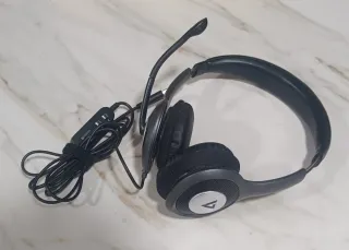 Pack Auriculares V7 con micro y Webcam Logitech HD