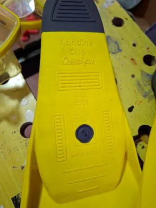 Pinne sub e maschera gialli