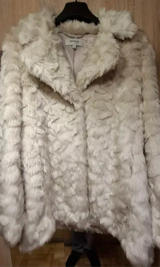 Abrigo pelo blanco roto Formula Joven.Corte Ingles