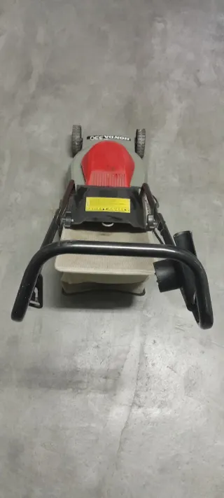 Cortacésped Honda 330