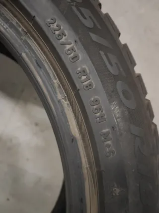 Neumáticos 225/50R18 95H M+S Runflat