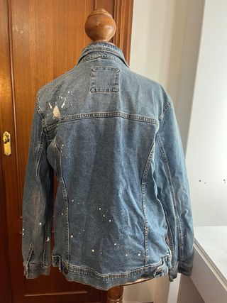 Chaqueta vaquera Pull&Bear desgastada