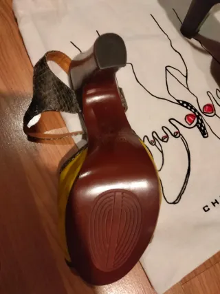 Sandalias Chie Mihara Negro/Amarillo