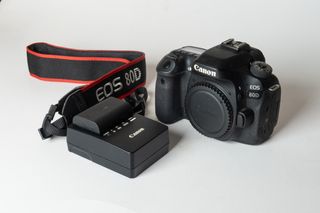 Canon EOS 80D Cámara Réflex Digital. 500 disparos.