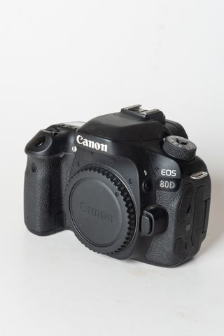 Canon EOS 80D Cámara Réflex Digital. 500 disparos.