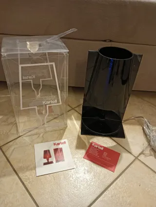 Lampada Take Kartell nera nuova da esposizione
