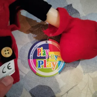 Peluche con etiqueta