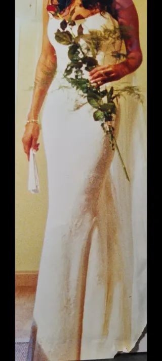 Vestido novia. Corsé, falda de corte sirena y velo