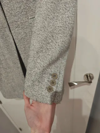 Abrigo midi gris Zara