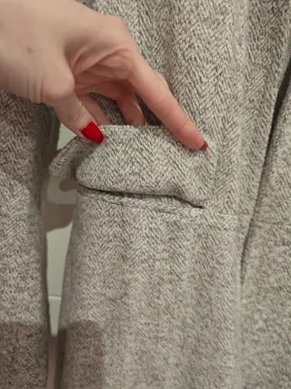 Abrigo midi gris Zara