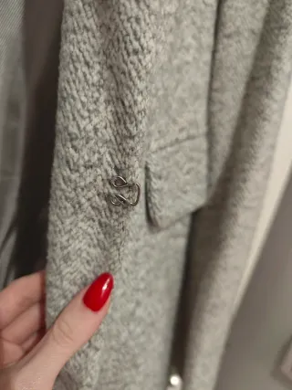 Abrigo midi gris Zara