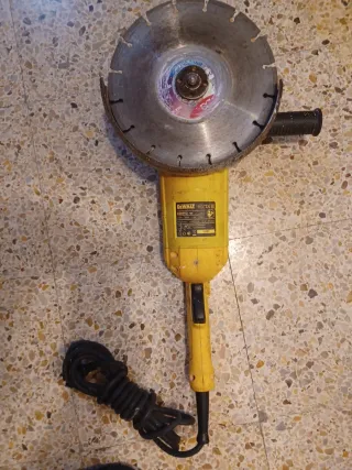 Radial DeWalt Grande con Disco