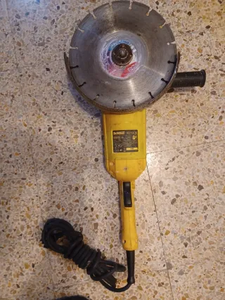 Radial DeWalt Grande con Disco