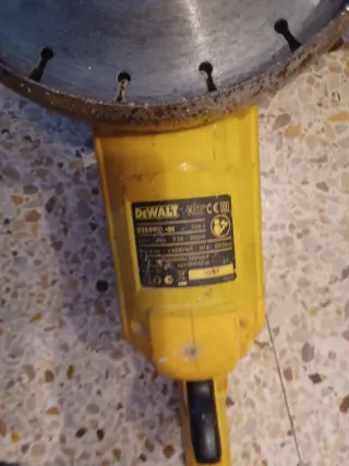 Radial DeWalt Grande con Disco