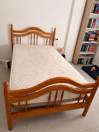 Cama individual de madera