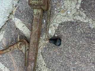 Cric auto d'epoca arrugginito