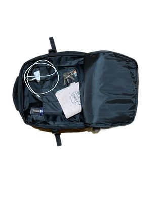 Mochila impermeable con carga USB