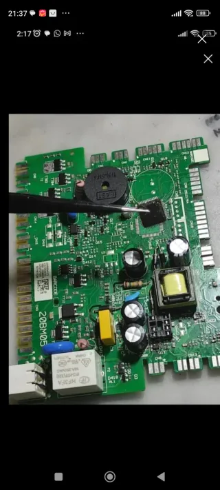 Riparazione di schede elettroniche per lavatrici, frigoriferi e altro