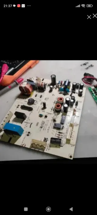 Riparazione di schede elettroniche per lavatrici, frigoriferi e altro