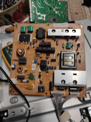 Riparazione di schede elettroniche per lavatrici, frigoriferi e altro