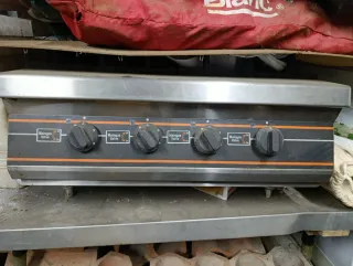 COCINA profesional 4 fuegos